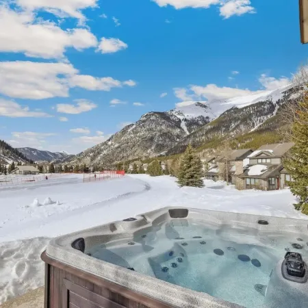 Spectacular Ski-in/Out House on Golf Course! Private Hot Tub w/ Mountain Views!