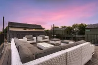 Stunning home with pool, walking distance to the square