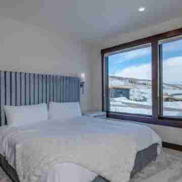 Summit Sky Sanctuary Rooms