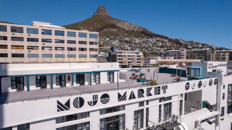 Mojo Hotel & Market