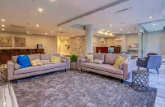 Stunning Rooftop Pool and Chic Design - Exquisite Urban Retreat