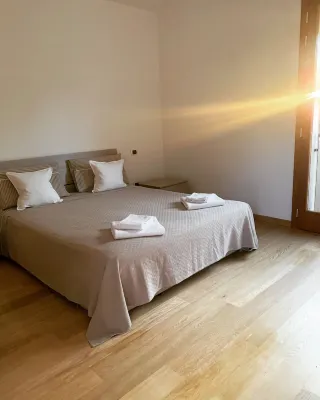 MAX'S RESIDENCE:Cozy modern apartment with pets allowed