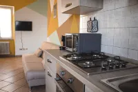 Cézanne - Holiday Apartment in La Morra 拉莫拉住宿飯店