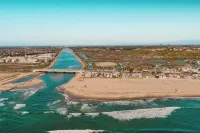 ONeill I by AvantStay Coastal Paradise Steps from Beach Modern Decor