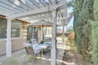 4 Mi to Dtwn Merced: Spacious Home w/ Yard!