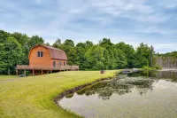5 Mi to Jay Peak Resort: Cabin w/ Pond Access! -  Privatzimmer