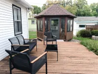 Cozy retro charm in Saint Paul with a monthly discount