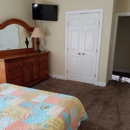 Unit 2 South - New Flooring Stairs & Hallways 2026 4Bed/3.5 Bath/3 Car Garage