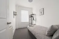 Spacious Beachfront Retreat with Parking | Your Perfect Getaway