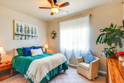 Flagstaff Home w/ Backyard Oasis: 38 Mi to Sedona! Hotel dekat Flagstaff Station