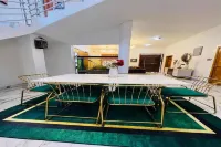 Dona's luxury townhome in the garden city of kumasi