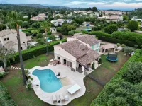 Air-conditioned Provencal house in Biot, between Cannes and Nice Hotels in Biot
