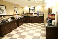 Hampton Inn Topeka - breakfast