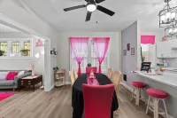 Barbie's Dreamhouse - Sleeps 6 Near Botanical Gardens & Tower Grove Park