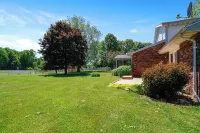 Fun at the Farm House - Charming 3-bedroom farmhouse in lovely Valparaiso