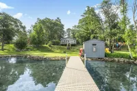 Decorated for Holidays-Games-Flannel Sheets-Fireplace-Perfect Retreat to Relax