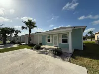 The Salty Breeze Cottage at The Oasis