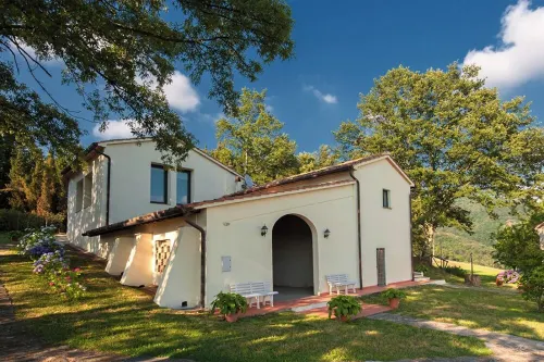 Holiday Apartment Tuscany, Ancient Farm, Nature, Swimming Pool, 4 Guests