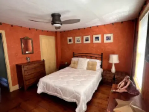 Charming Lambertville Home! Hotels in Lambertville
