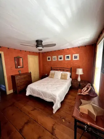 Charming Lambertville Home! Отели в г. Хантердон