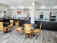 Econo Lodge Inn & Suites Mason City - Clear Lake - Wifi