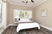 Cozy Studio in Winter Garden