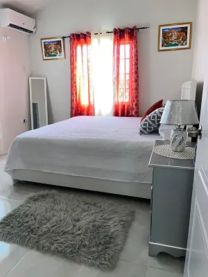 Cozy home near Puerto Seco beach and  Sangster International Airport. Great View Hotels in Discovery Bay