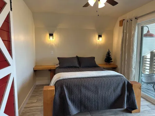 New Luxury Barn at Stoney Farms NO CHOREs