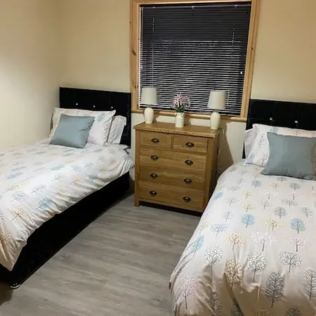 Woodview lodge with 6 seater private Hottub