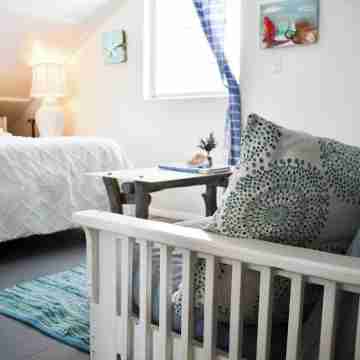 Charming 2-bedroom cottage in delightful Spanish Wells Rooms