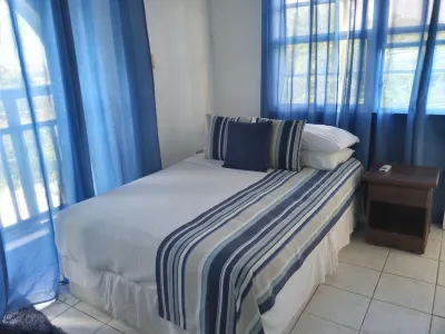 SHORE TING, CROWN POINT, TOBAGO 住宿飯店