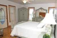 Victorian Beachside Apartment Hotels in Beach Haven