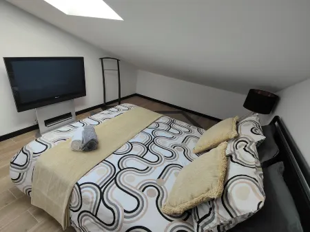 Villa with private pool & rooftop, games room