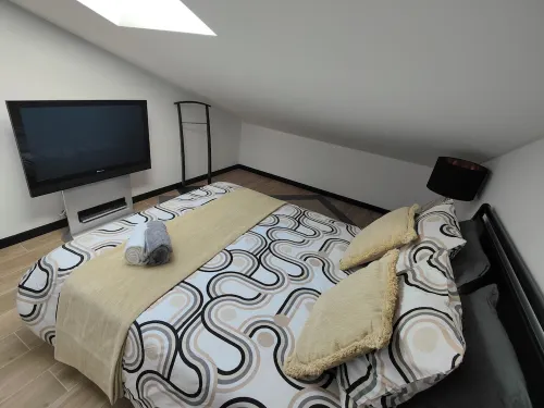 Villa with private pool & rooftop, games room Hotels in Murtosa