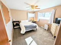 Private 2br/1.5ba Suite in a house with separate entrance, WiFi, Parking!