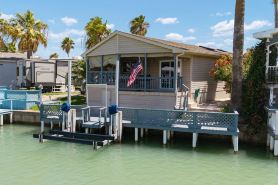 Waterfront 2 Bedroom 3 Beds Cottage