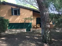 COTTAGE WITH GARDEN AND PRIVATE BEACH Hotels near Minimarket G.F.S