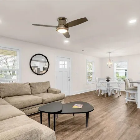Greer Urban Retreat 3-bedroom house near DT Greer!
