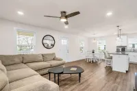 Greer Urban Retreat 3-bedroom house near DT Greer!