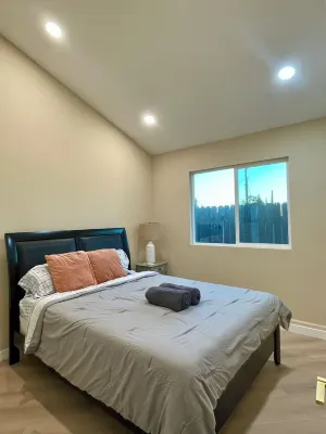 Luxury Japandi-Style 1-Bedroom Home Hotels near Fatman Ding Plaza