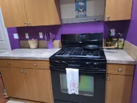 Spacious 4 bdm  2 bthrm townhome close to foodcarts and hospital in Oregon City. Hotels in Oregon City