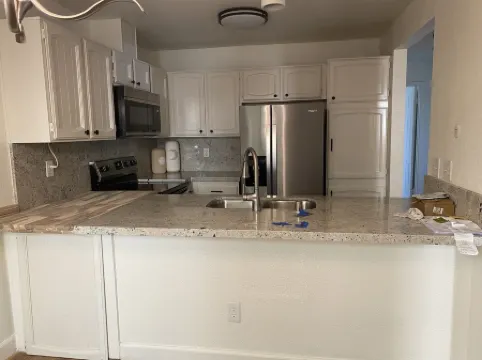 Modesto 2 Bdrm/2 Ba unit in gated area nr shopping, eateries, in unit wash/dryer