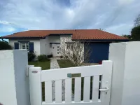 Single-storey house 2 kms from the beach, close to shopping centers
