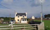 Country house with garden near the sea! Hotels in Plouguerneau