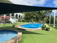 Magnetic Island Resort Studio - Relax, sun, swim, fish, beach and lovely gardens Hotels in Nelly Bay