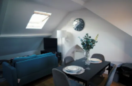 5 Min Walk to City! Stadium View 3 Bed Apartment