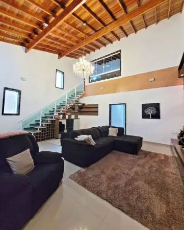 Detached cinema house, excellent location in the Guilhermina neighborhood