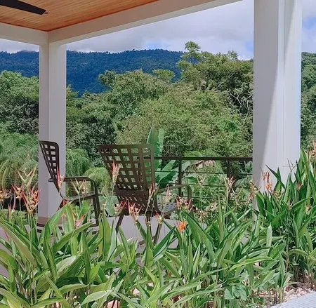 Beautiful 3B / 2.5B New House with private pool surrounded by Jungle & Mountains
