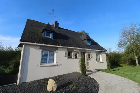 STUDIO EAST private kitchen and bathroom wc Отели в г. Лудеак