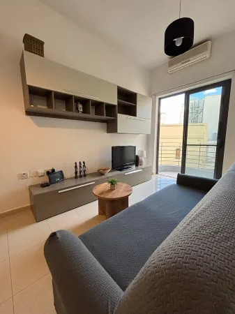 Beautiful spacious apartment in center .